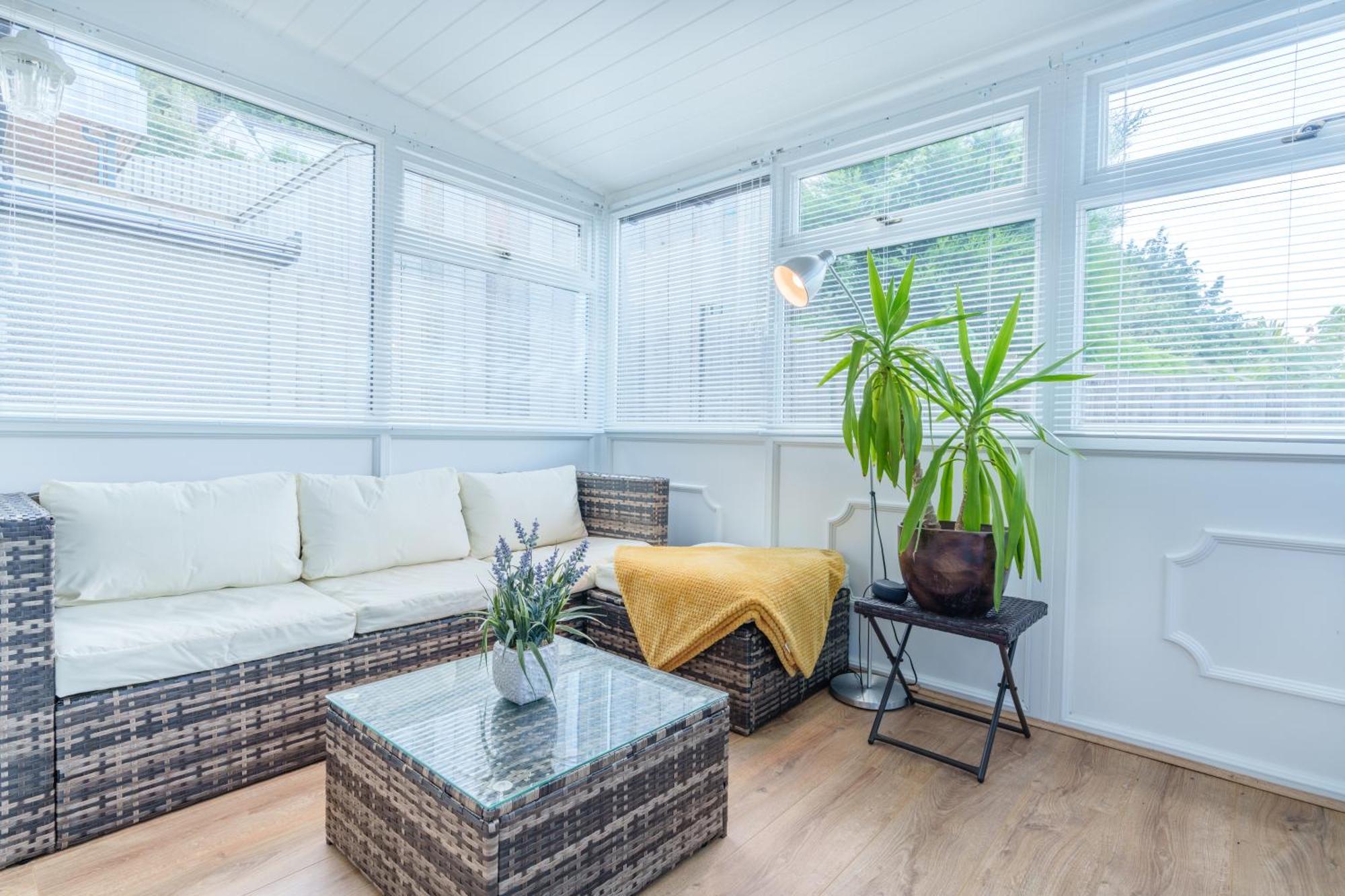 Offa'S Lodge Family Home Quiet Area With Sea Views Prestatyn Buitenkant foto