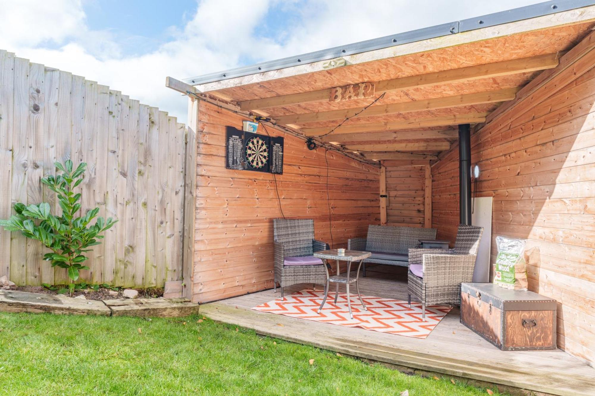 Offa'S Lodge Family Home Quiet Area With Sea Views Prestatyn Buitenkant foto